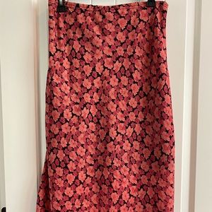 Fashion Bug multi colorful skirt hi/low hem. Very cute on.